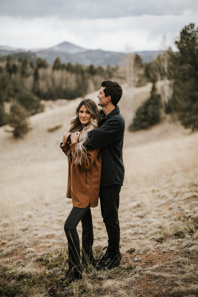 what to wear for engagement photos